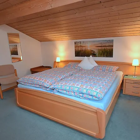 Apartment Gaestehaus Bergfrieden, Eva *